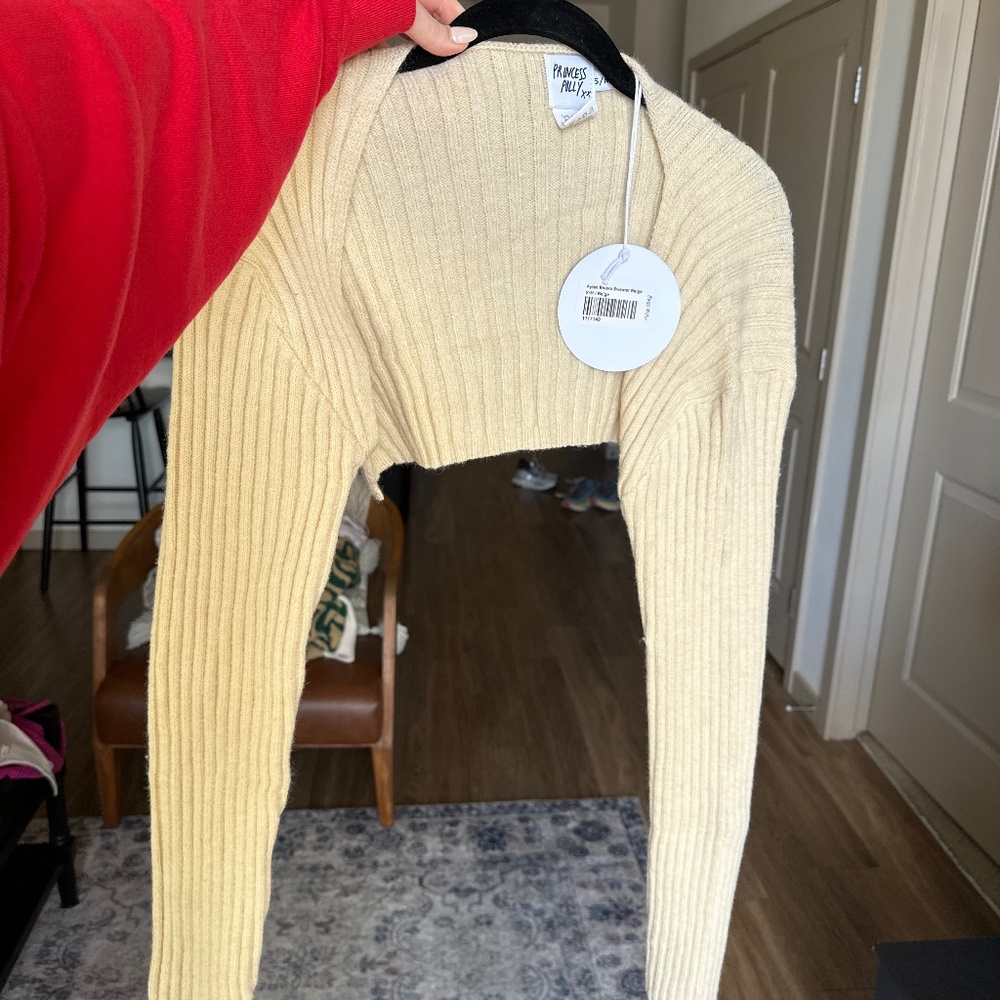 COPY - Yellow cropped sweater long sleeve